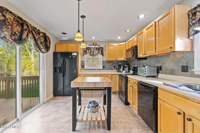 $289,900 | 156 Crow Ridge Road, New Scotland, NY 12186