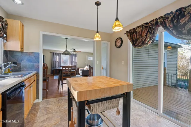 $289,900 | 156 Crow Ridge Road, New Scotland, NY 12186