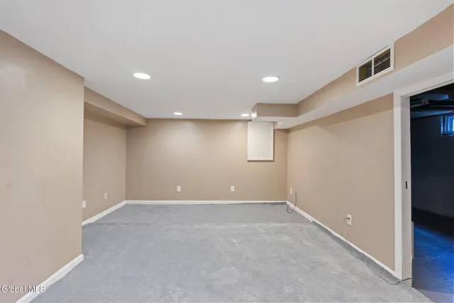 $289,900 | 156 Crow Ridge Road, New Scotland, NY 12186