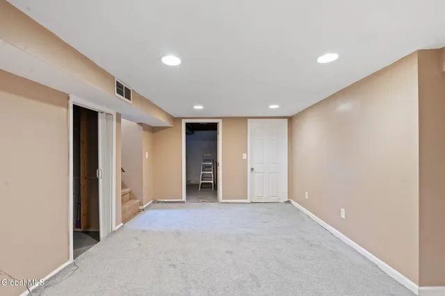 $289,900 | 156 Crow Ridge Road, New Scotland, NY 12186