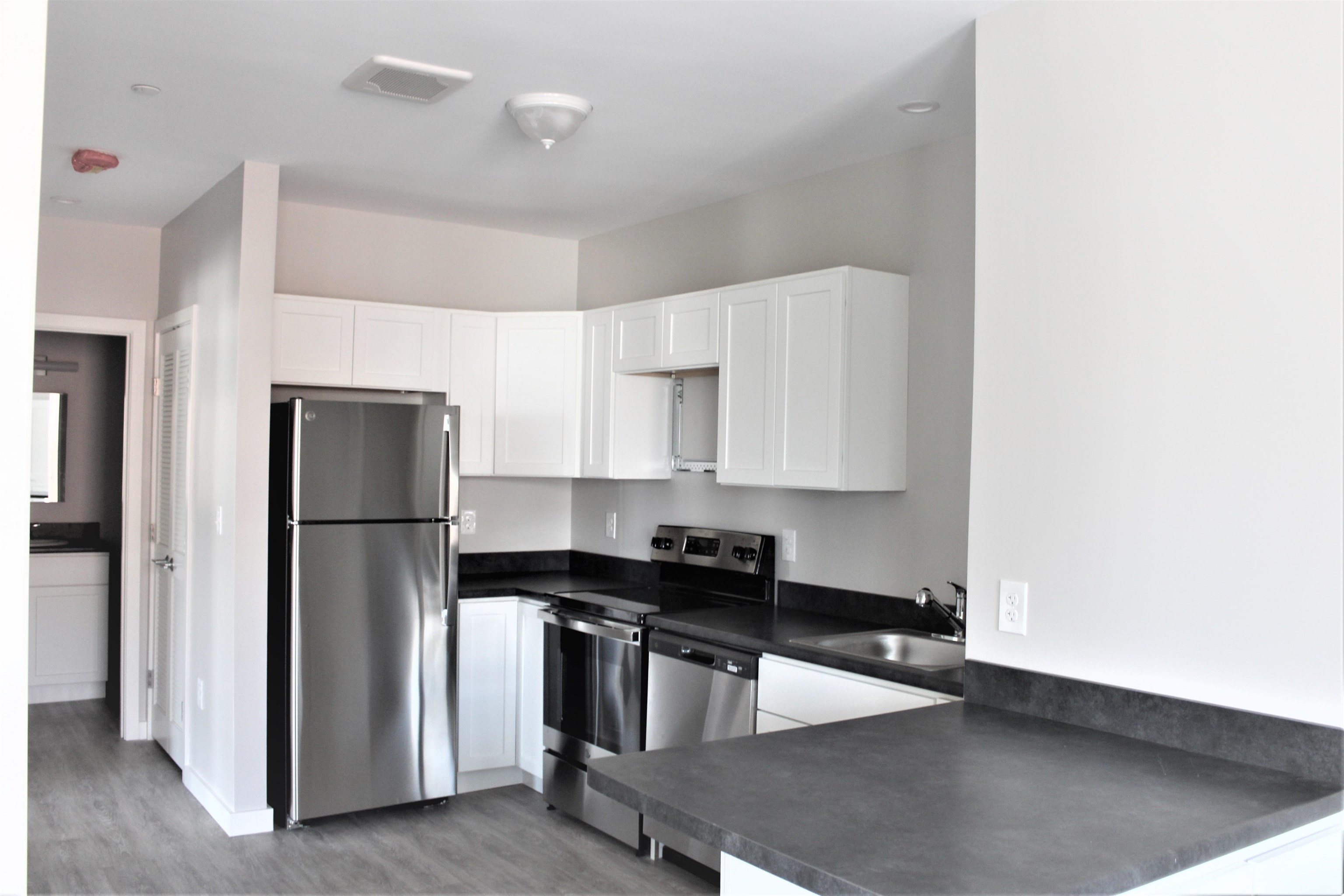 540 Chestnut Street, Unit 10 Manchester, NH 03101 - Photo 11 of 21