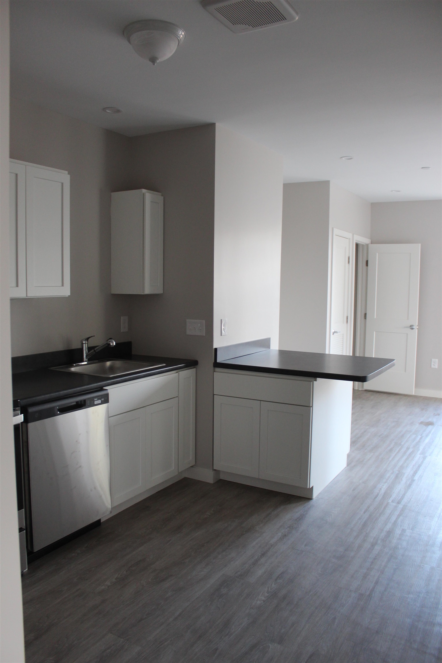 540 Chestnut Street, Unit 10 Manchester, NH 03101 - Photo 13 of 21