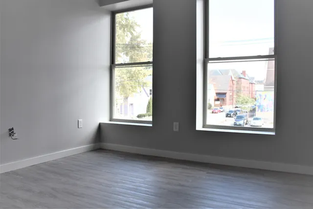 $2,350 | 540 Chestnut Street, Unit 10, Manchester, NH 03101