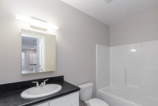 $2,350 | 540 Chestnut Street, Unit 10, Manchester, NH 03101