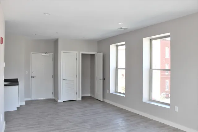 $2,350 | 540 Chestnut Street, Unit 10, Manchester, NH 03101