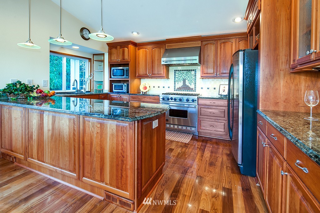 5430 Lake Alice Road Southeast Fall City, WA 98024 - Photo 8 of 25 Gallery Image 8