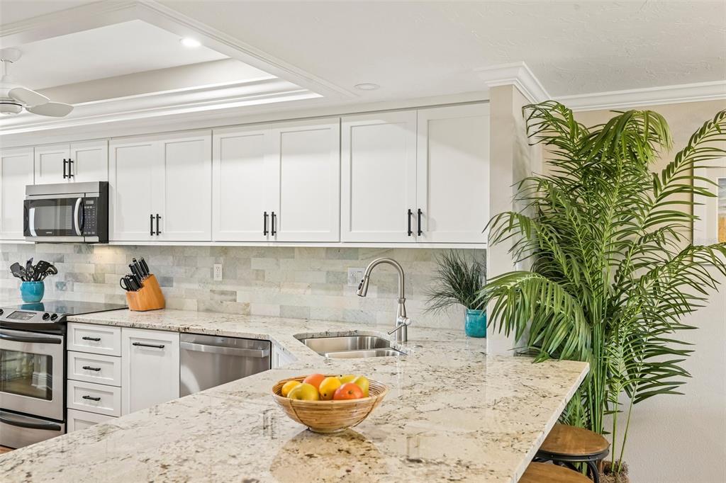 5760 Midnight Pass Road, Unit 209D Sarasota, FL 34242 - Photo 12 of 73 Gallery Image 12