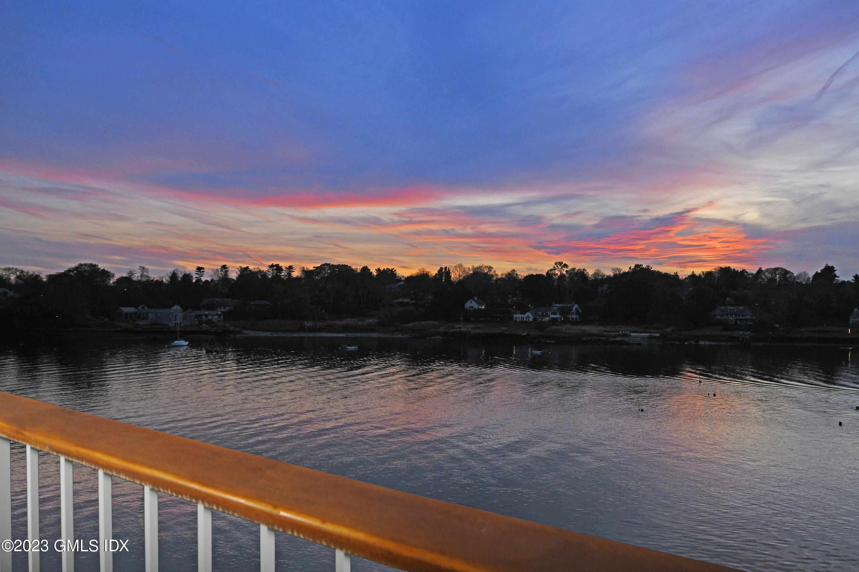 680 Steamboat Road, Unit 8 Greenwich, CT 06830 - Photo 3 of 16 Sunset