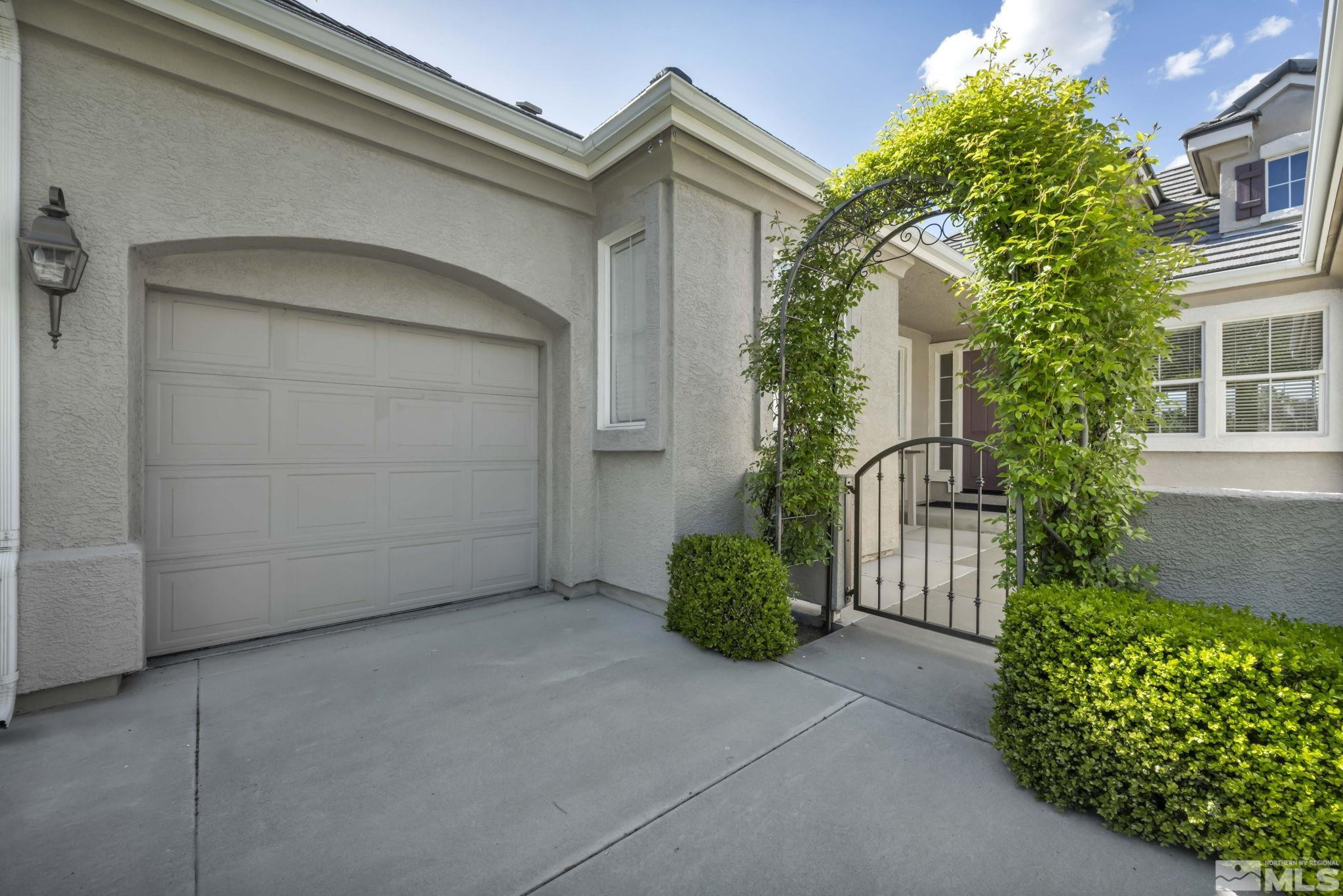1657 Aspen Creek Road Reno, NV 89519 - Photo 5 of 40 front view of a house