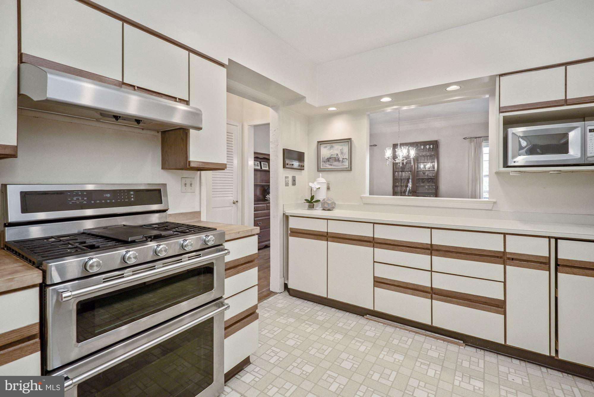4210 River Road Northwest Washington, DC 20016 - Photo 12 of 36