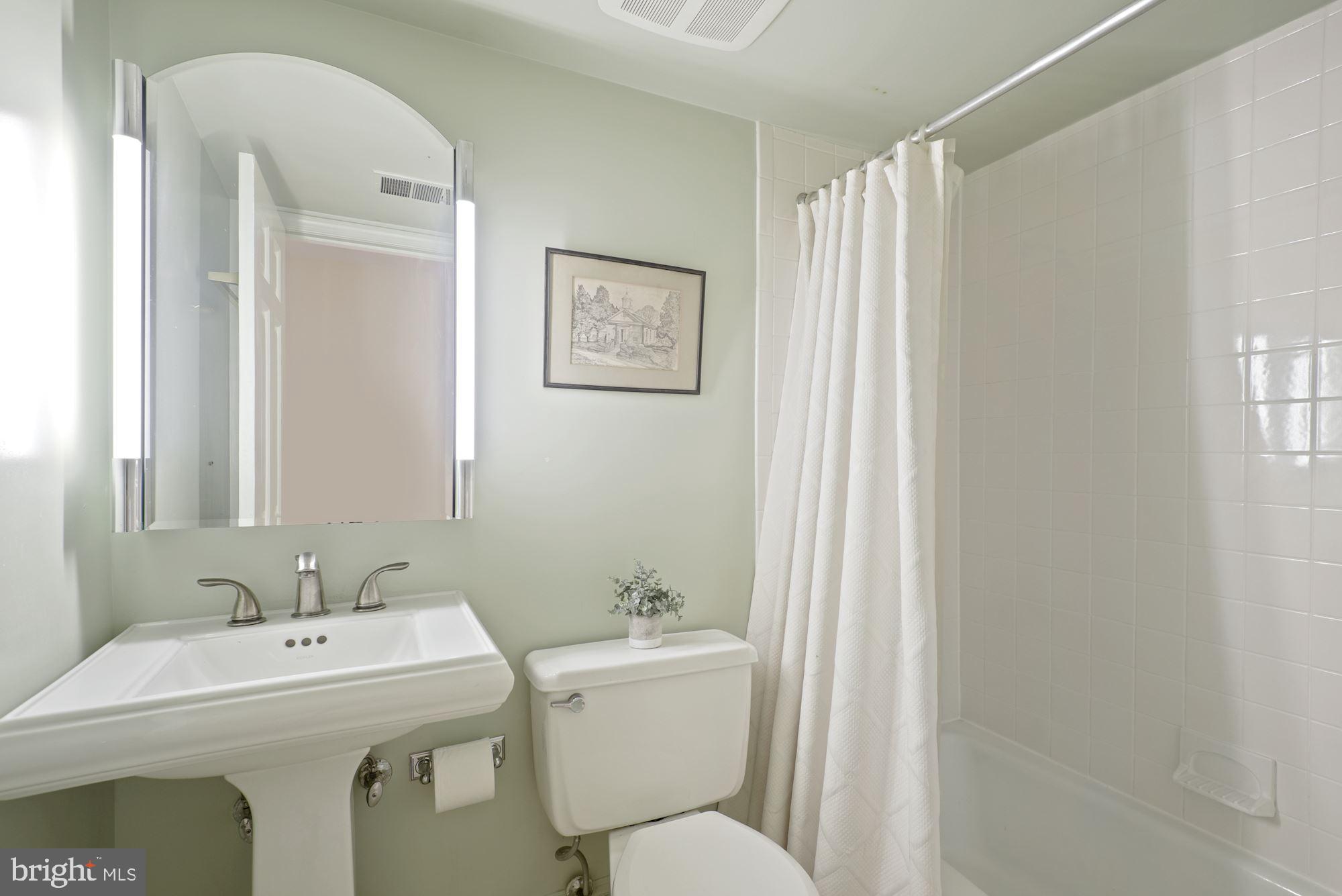 4210 River Road Northwest Washington, DC 20016 - Photo 21 of 36