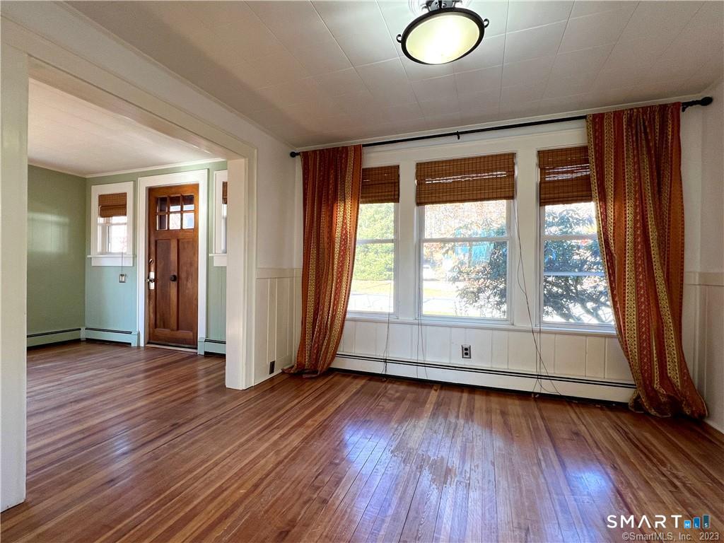 75 Portland Avenue, Unit 77 Redding, CT 06896 - Photo 9 of 23 Dining room