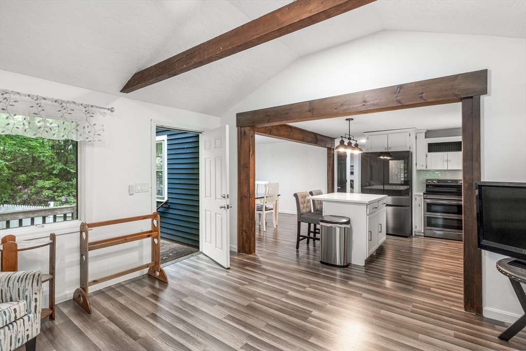 9 Colonial Road Sutton, MA 01590 - Photo 12 of 35