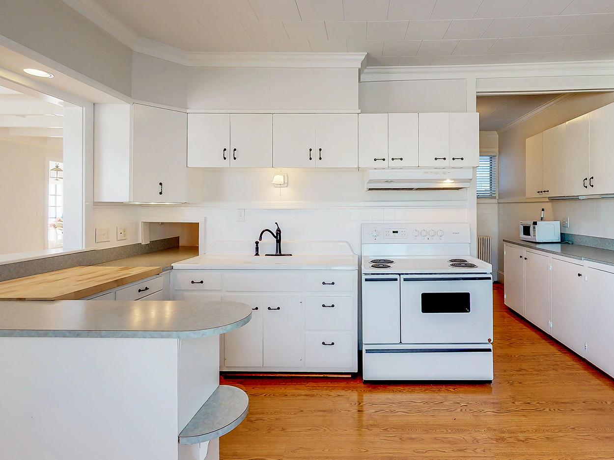 13 Tides Edge Road Cape Elizabeth, ME 04107 - Photo 34 of 88 528-Kitchen3