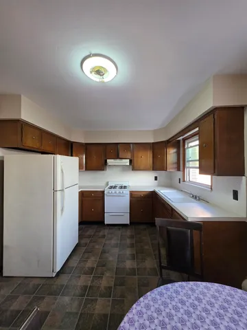 $2,000 | 229 Griffith Street, Unit 2, Jersey City, NJ 07307