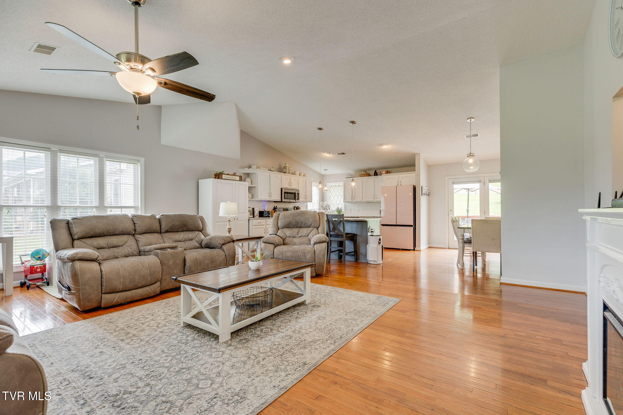 5394 Dishner Valley Road Bristol, VA 24202 - Photo 6 of 41 006