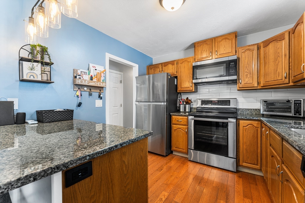 24 Priscilla Road Hopkinton, MA 01748 - Photo 2 of 42