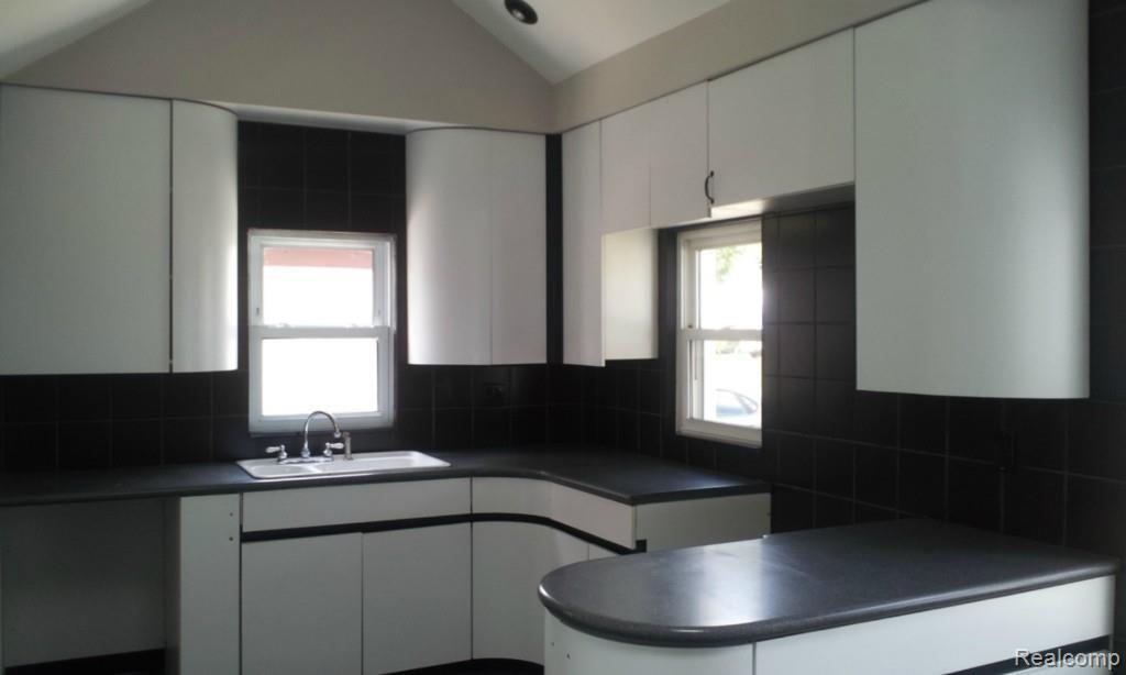 22030 Stephens Road St. Clair Shores, MI 48080 - Photo 10 of 36 2014-08-26 15.01