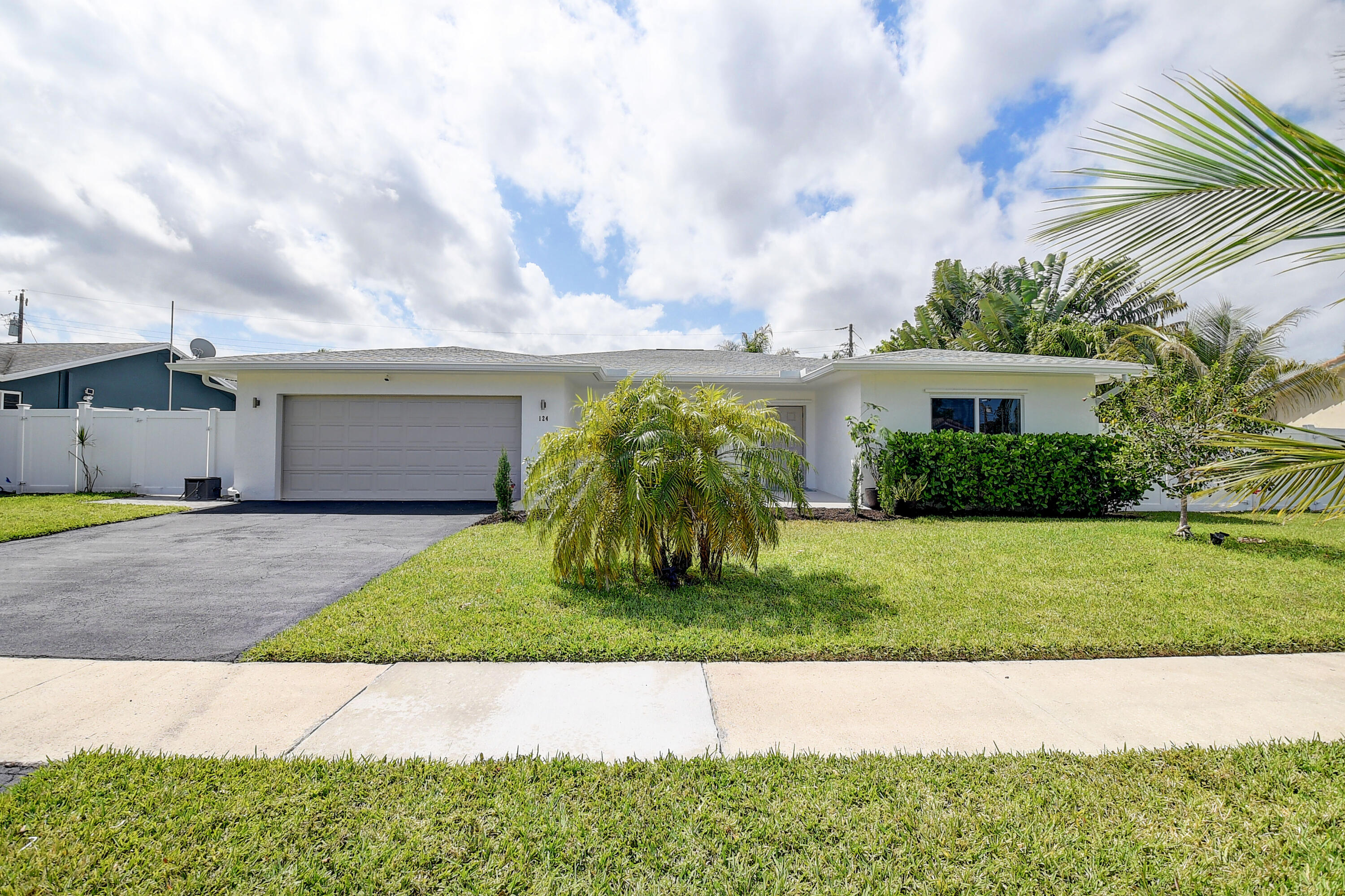 124 Orchard Ridge Lane Boca Raton, FL 33431 - Photo 3 of 41 01_dsc_4508_09_10_11_12