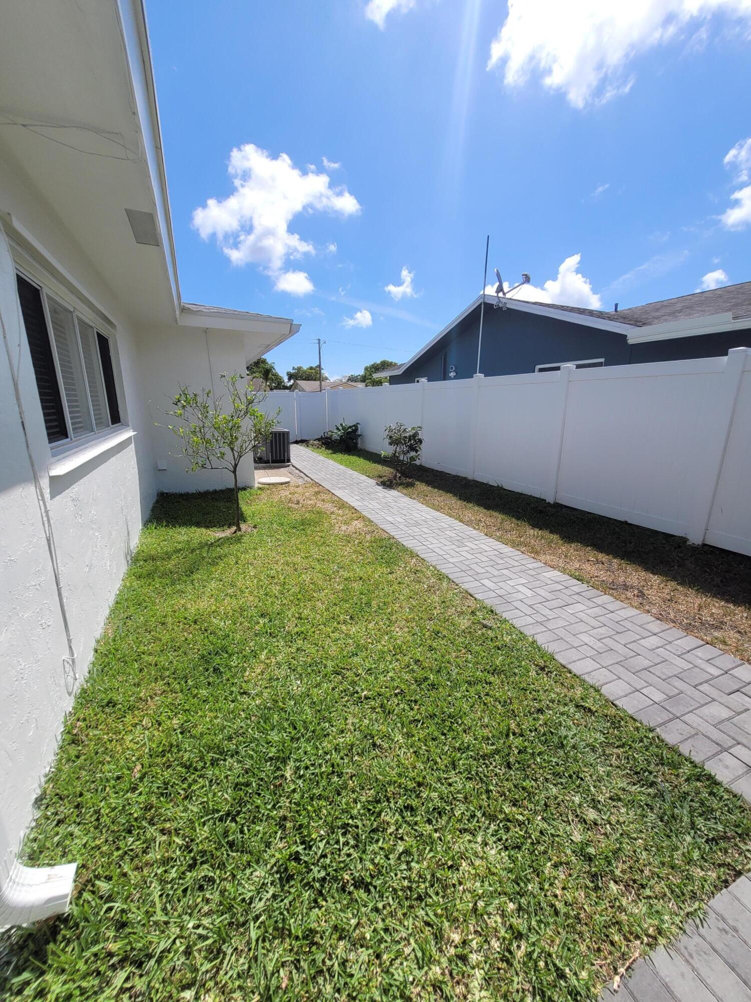 124 Orchard Ridge Lane Boca Raton, FL 33431 - Photo 39 of 41 20230326_114126