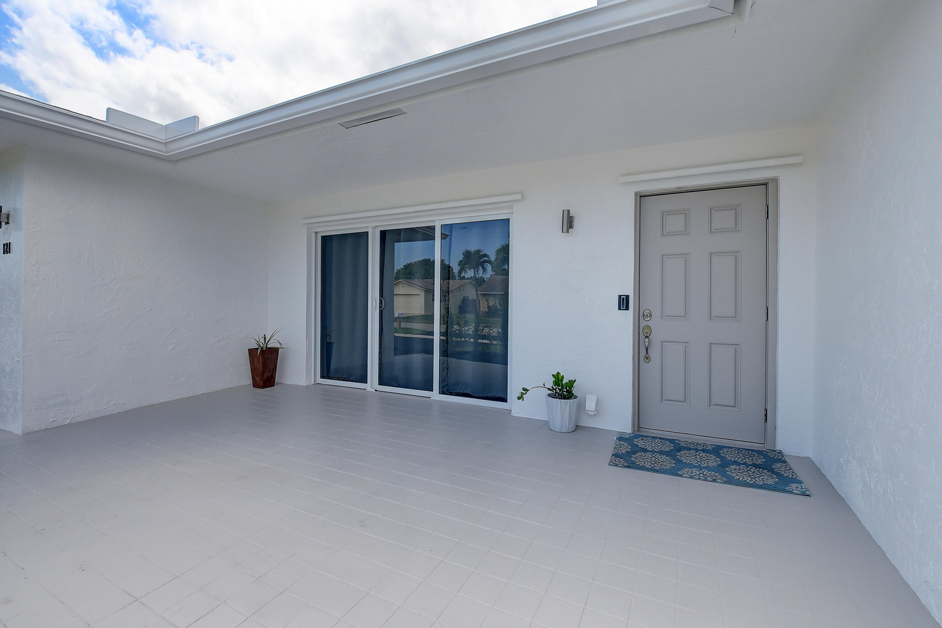 124 Orchard Ridge Lane Boca Raton, FL 33431 - Photo 5 of 41 06_dsc_4538_39_40_41_42
