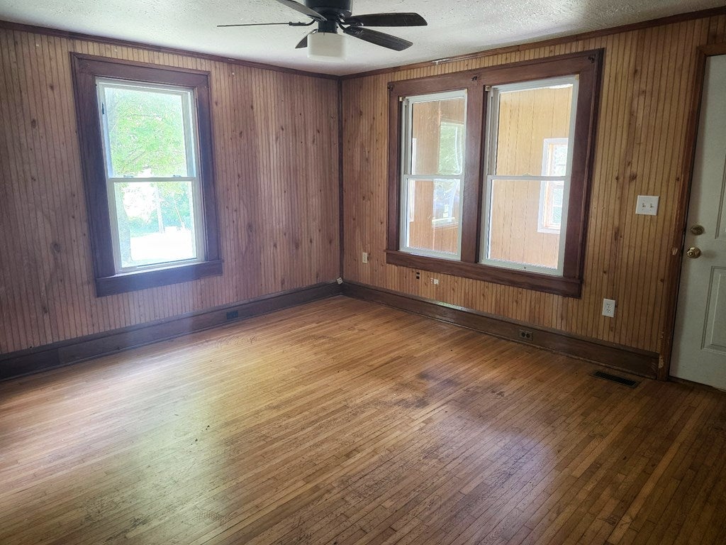 906 Sanders Mines Road Max Meadows, VA 24360 - Photo 10 of 24 Gallery Image 10