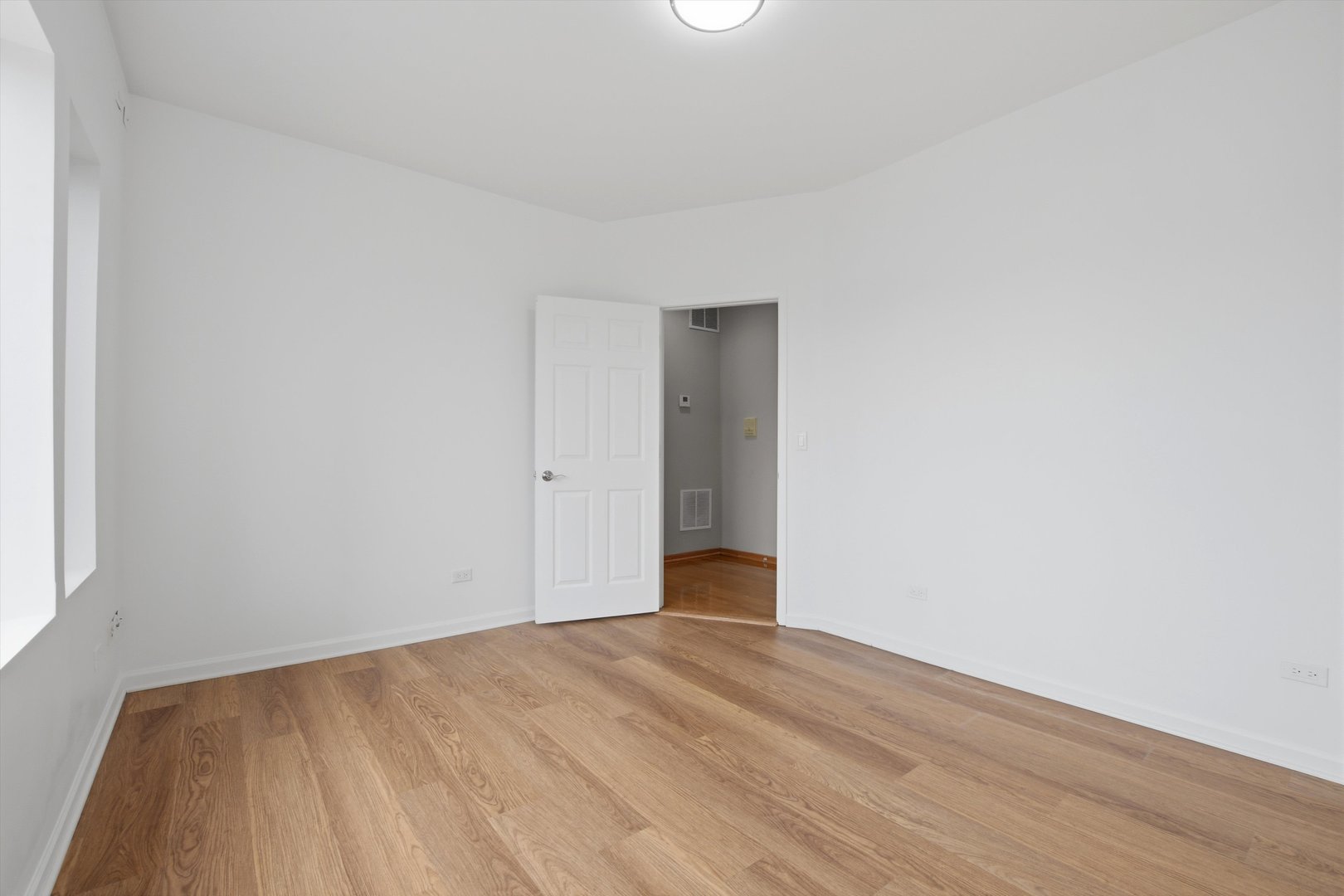 7308 South Ridgeland Avenue, Unit 3N Chicago, IL 60649 - Photo 11 of 21