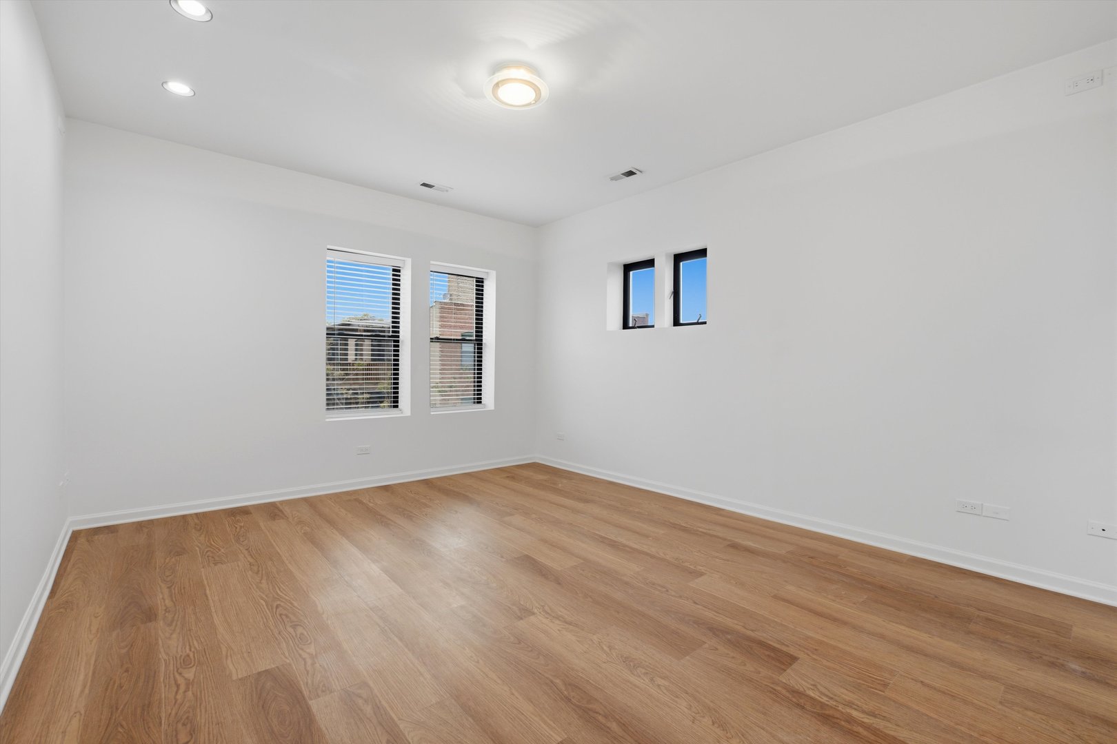 7308 South Ridgeland Avenue, Unit 3N Chicago, IL 60649 - Photo 14 of 21