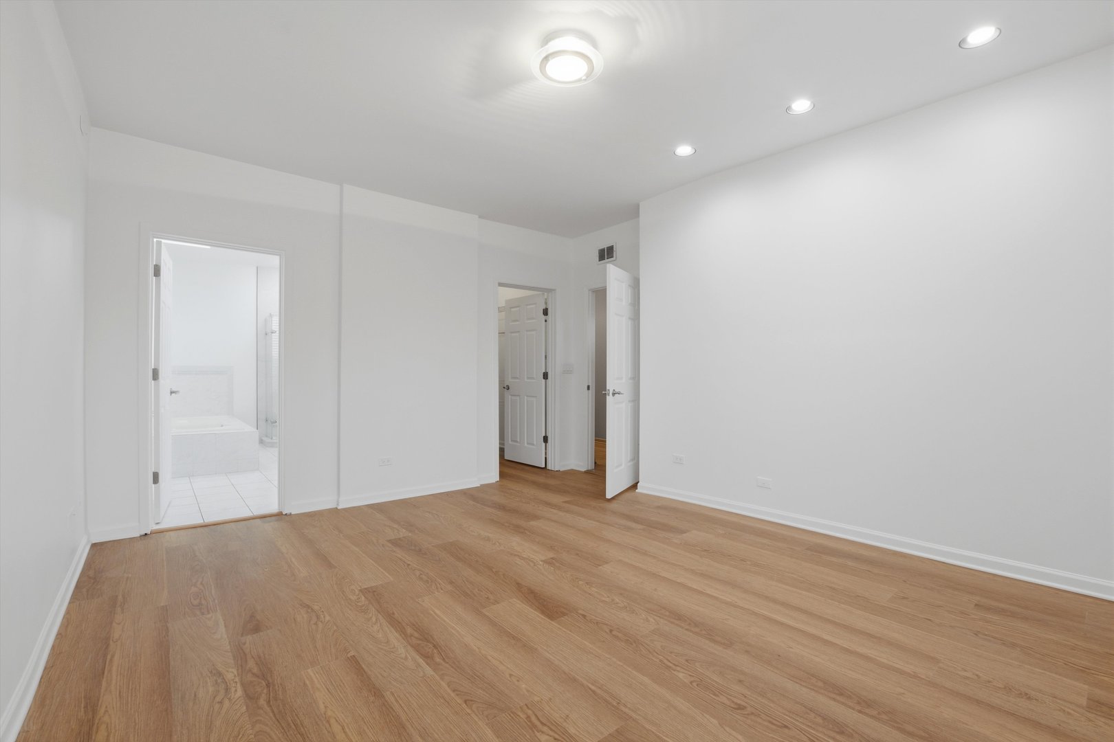 7308 South Ridgeland Avenue, Unit 3N Chicago, IL 60649 - Photo 17 of 21