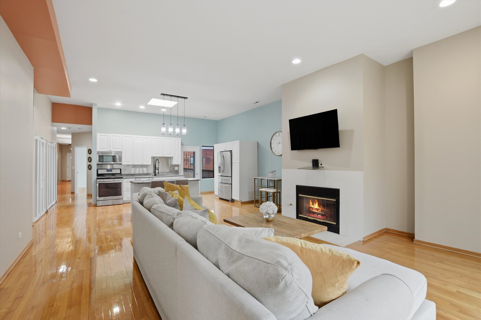 7308 South Ridgeland Avenue, Unit 3N Chicago, IL 60649 - Photo 4 of 21