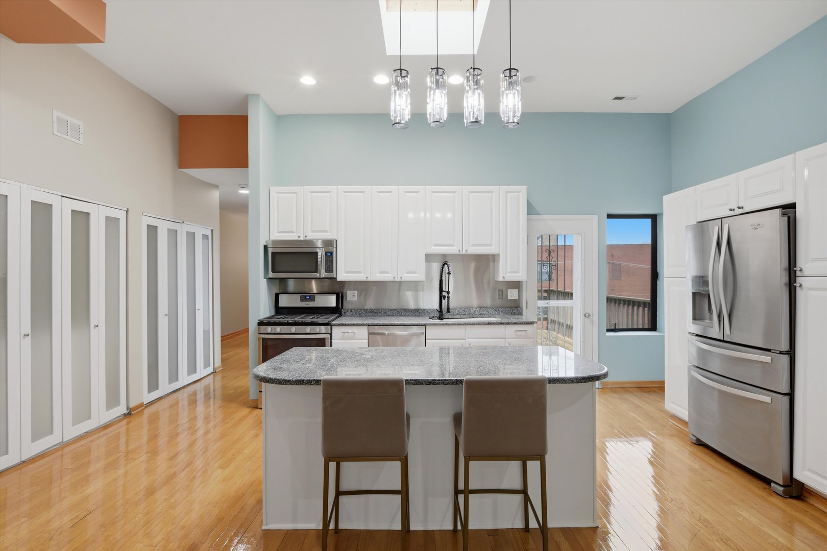 7308 South Ridgeland Avenue, Unit 3N Chicago, IL 60649 - Photo 6 of 21