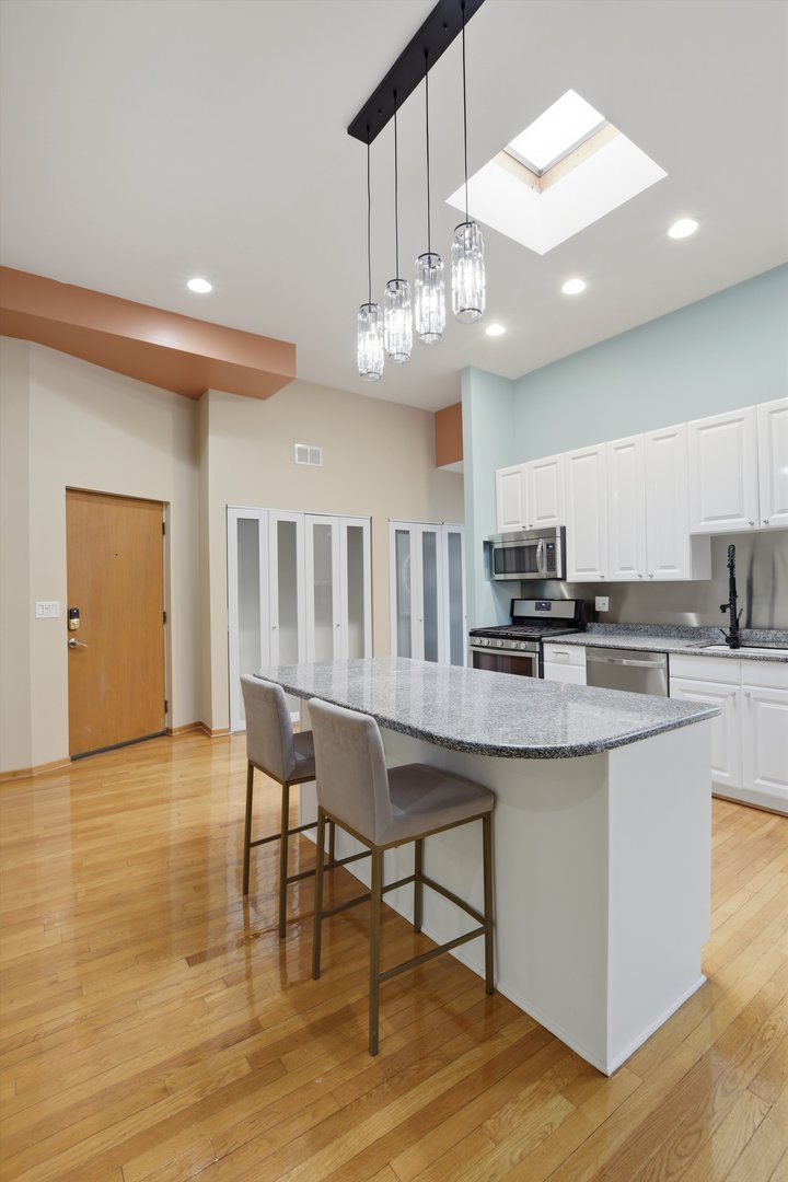 7308 South Ridgeland Avenue, Unit 3N Chicago, IL 60649 - Photo 7 of 21