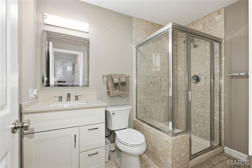 957 North Spoede Road Creve Coeur, MO 63146 - Photo 12 of 30