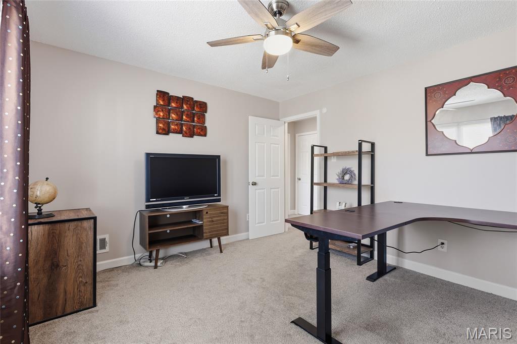 957 North Spoede Road Creve Coeur, MO 63146 - Photo 18 of 30