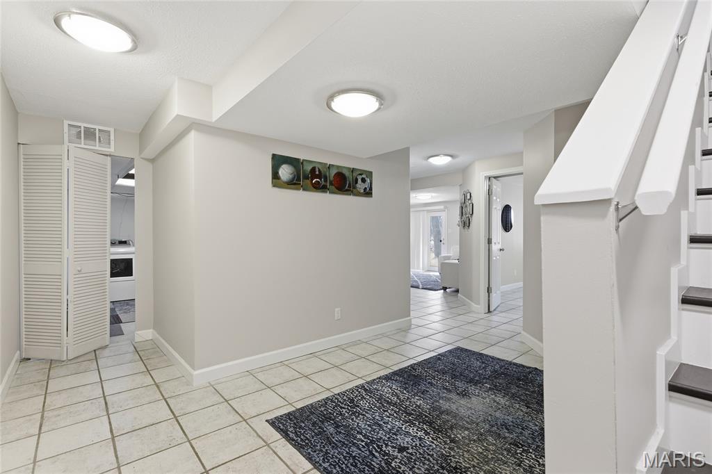 957 North Spoede Road Creve Coeur, MO 63146 - Photo 19 of 30