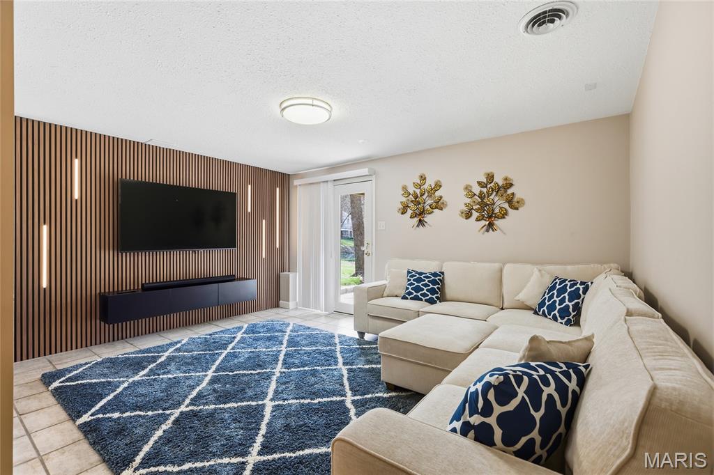 957 North Spoede Road Creve Coeur, MO 63146 - Photo 22 of 30