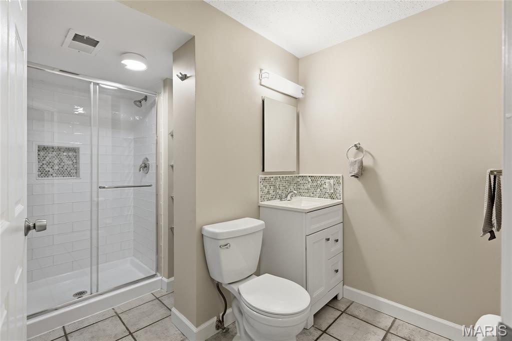 957 North Spoede Road Creve Coeur, MO 63146 - Photo 23 of 30