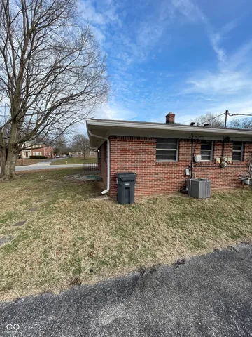 $950 | 622 Brewer Place, Greenwood, IN 46142