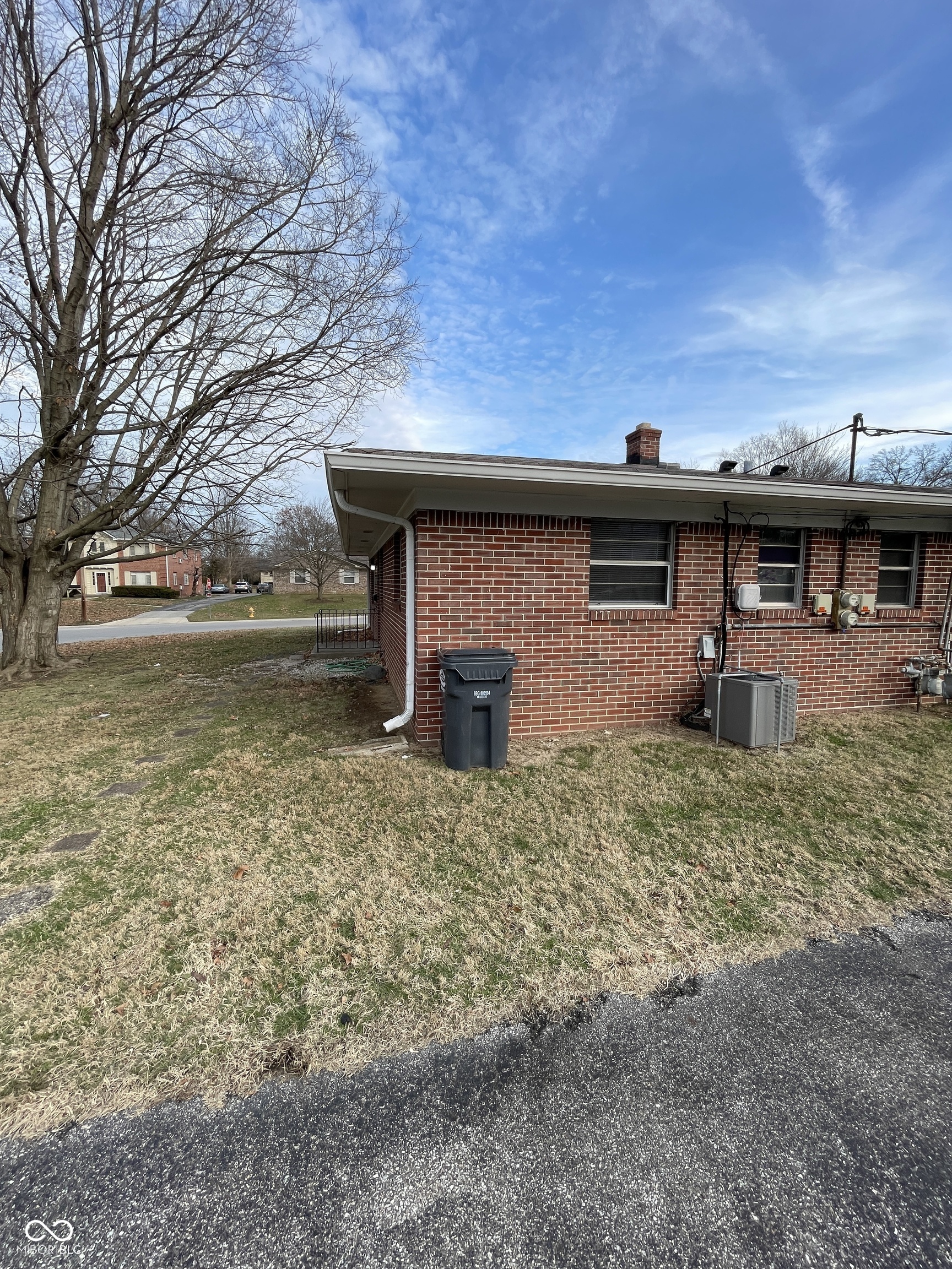 622 Brewer Place Greenwood, IN 46142 - Photo 2 of 11