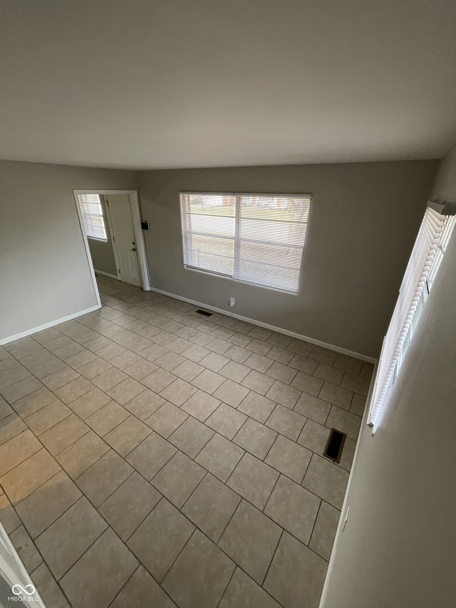 622 Brewer Place Greenwood, IN 46142 - Photo 4 of 11