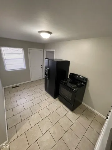 $950 | 622 Brewer Place, Greenwood, IN 46142