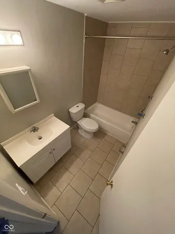 $950 | 622 Brewer Place, Greenwood, IN 46142