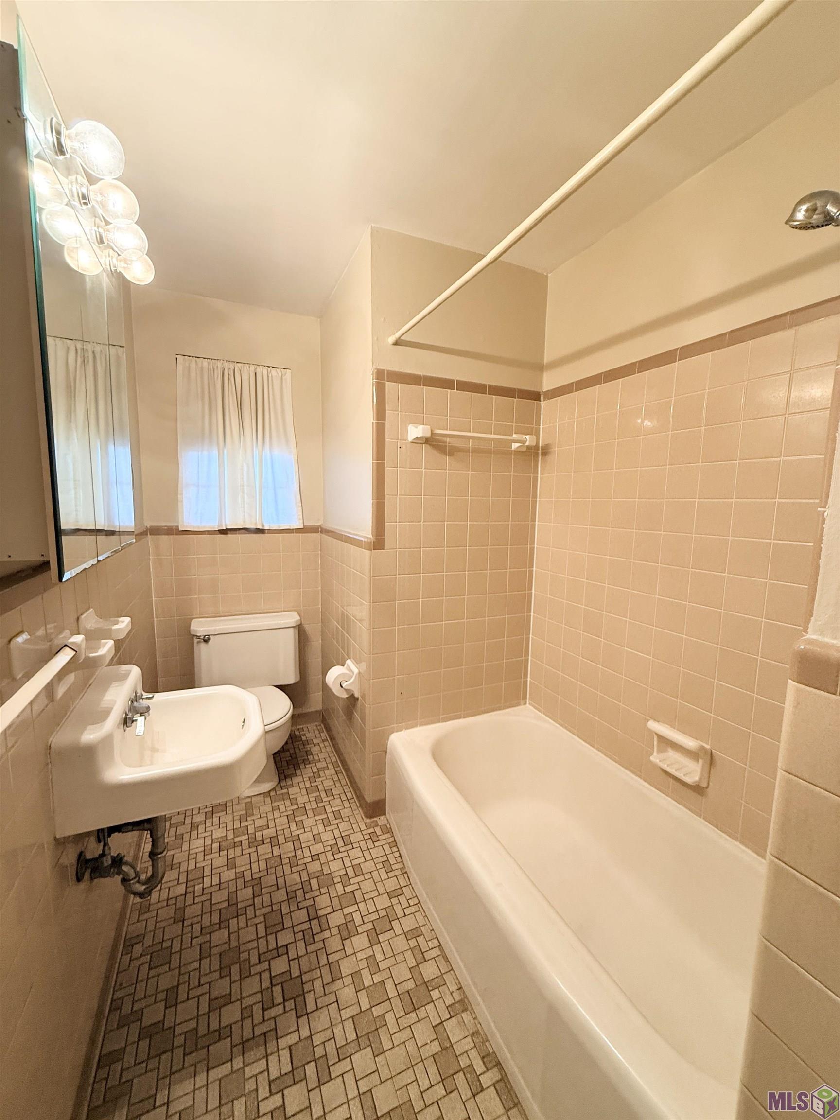 824 Highland Park Drive Baton Rouge, LA 70808 - Photo 7 of 11