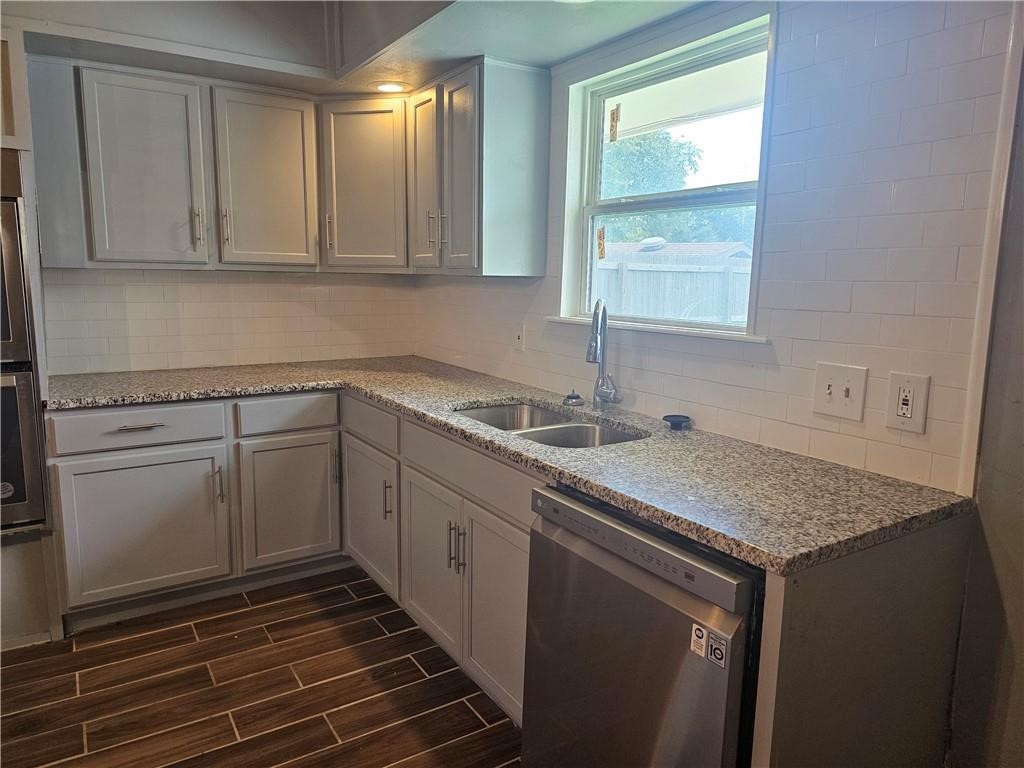 2011 Pecan Drive Portland, TX 78374 - Photo 4 of 19