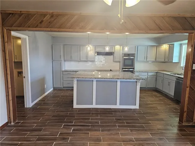 $2,300 | 2011 Pecan Drive, Portland, TX 78374