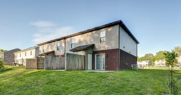 a view of backyard with garden