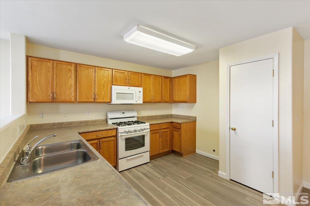 8757 Sunset Breeze Drive Reno, NV 89506 - Photo 10 of 22 Photo 10