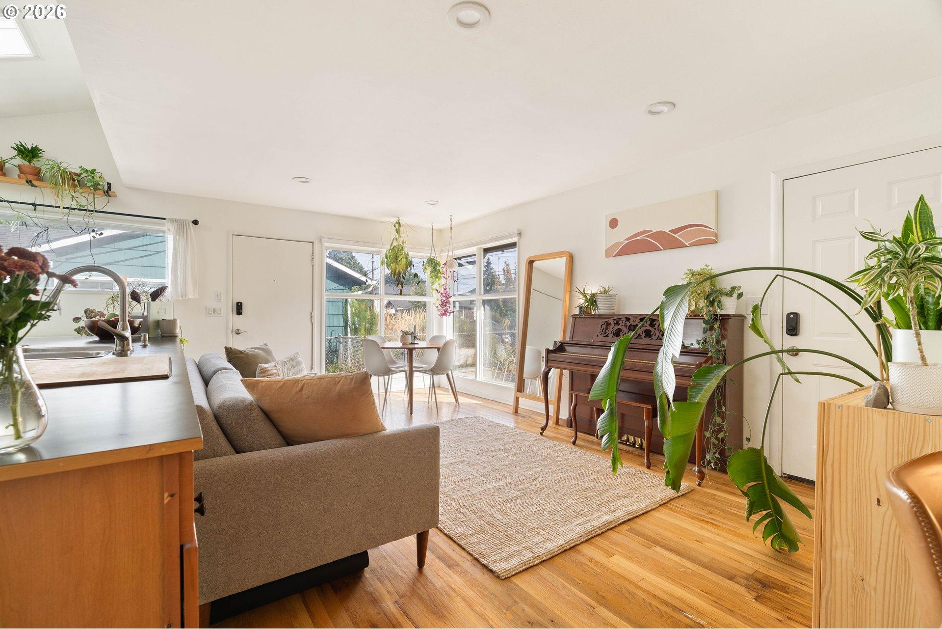 7723 Southeast Reedway Street Portland, OR 97206 - Photo 10 of 23 Gallery Image 10