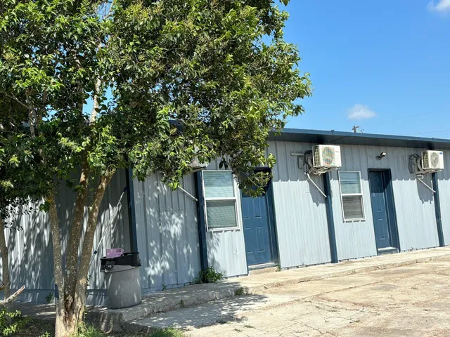 $649 | 1627 Farm To Market Road 351, Unit 3, Beeville, TX 78102