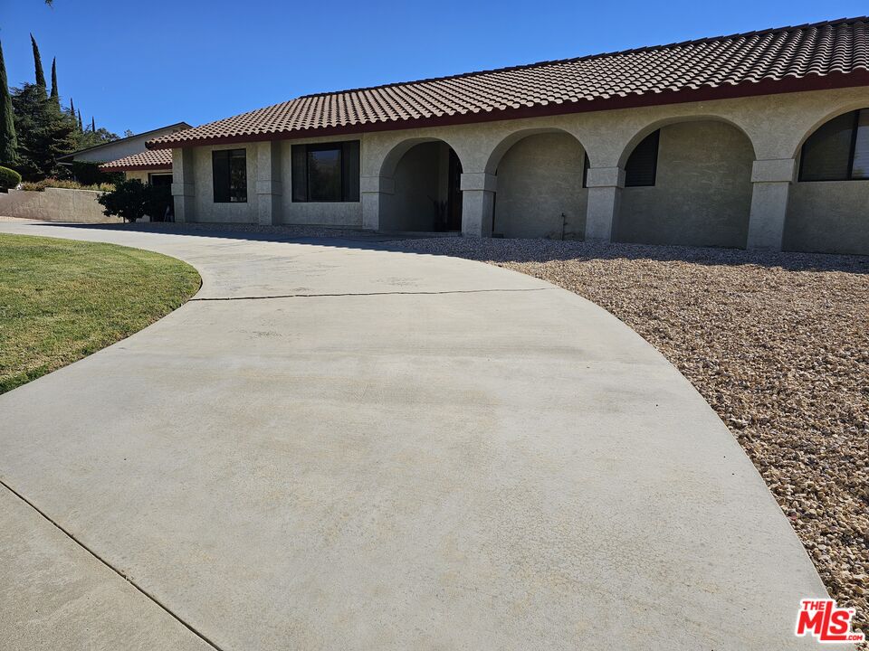 4442 Mockingbird Lane Banning, CA 92220 - Photo 3 of 54
